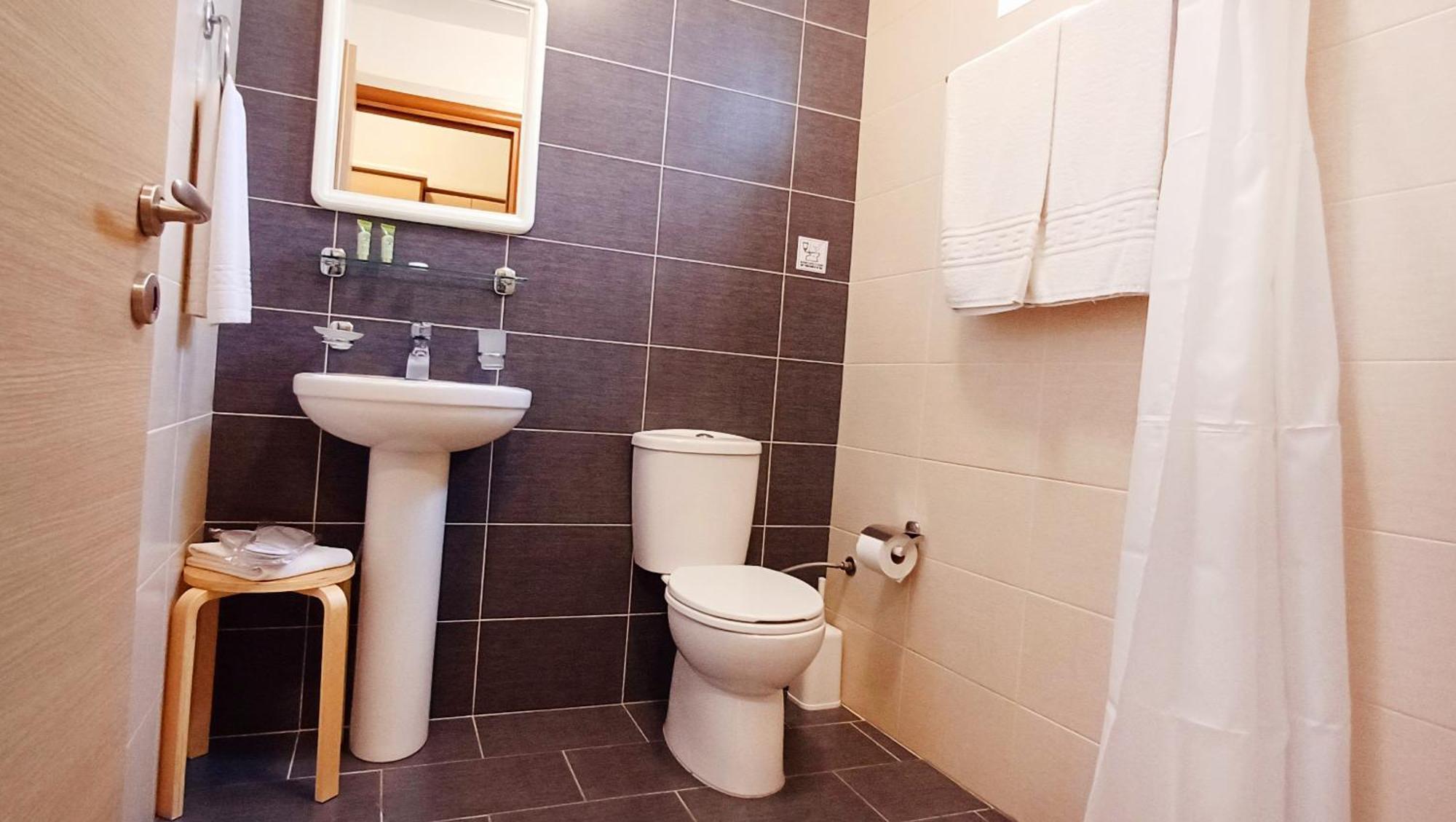 Arisvi All Seasons Hotel Скала Калонис Екстериор снимка